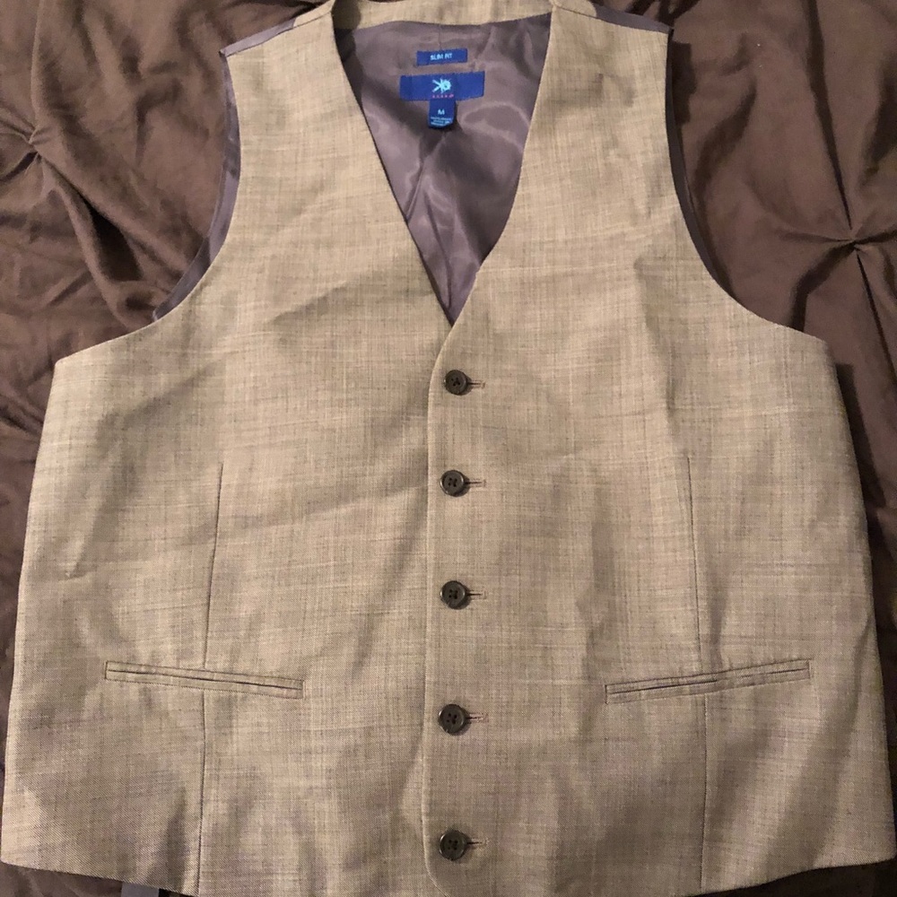 Egara Vest